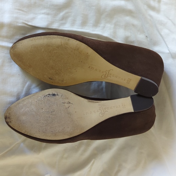 Check Out These Brown Suede Heels - Picture 4 of 6